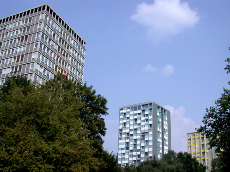 Apartment towers on Bartingallee, Hansaviertel
