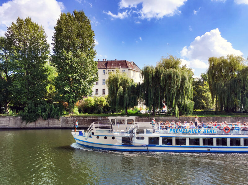 River Spree in Berlin Moabit, Tour Boat